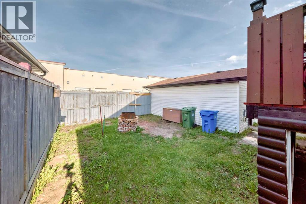 Single Family House Bi-level for Sale in  ERIN MEADOW Way SE Erin Woods Calgary 