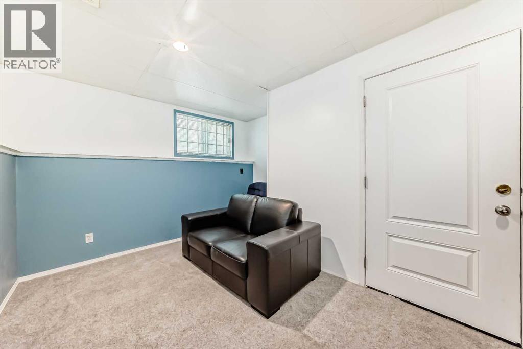 Single Family House Bi-level for Sale in  ERIN MEADOW Way SE Erin Woods Calgary 