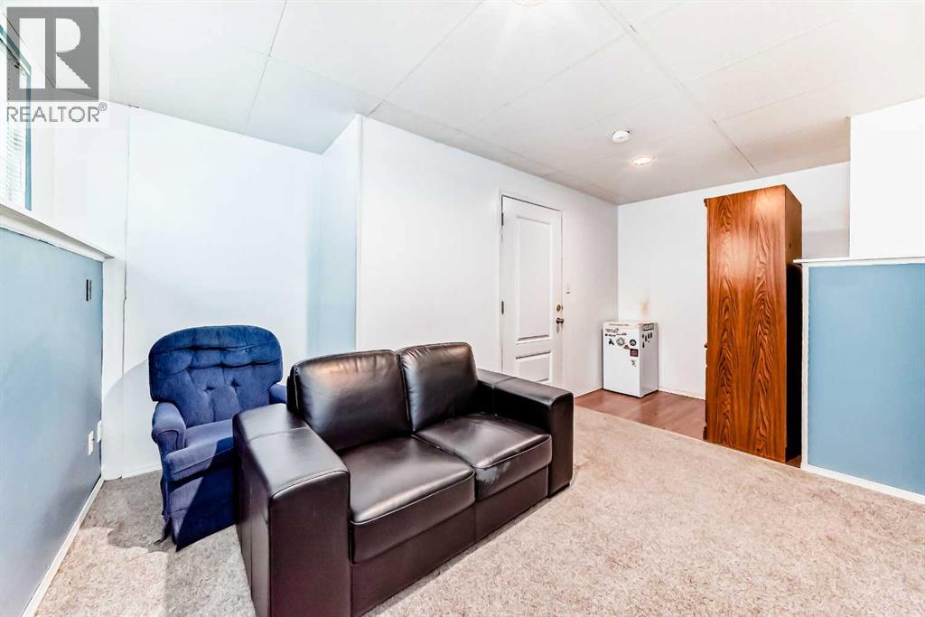 Single Family House Bi-level for Sale in  ERIN MEADOW Way SE Erin Woods Calgary 