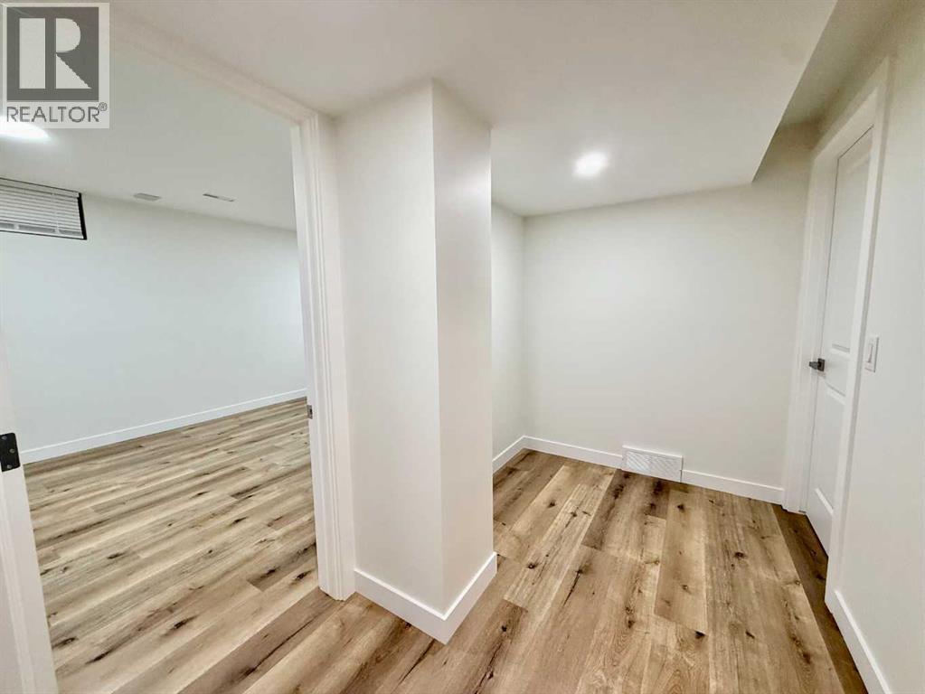 Single Family House for Sale in   Bergen Road NW Beddington Heights Calgary 