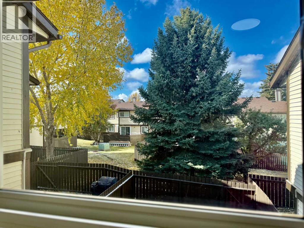 Single Family House for Sale in   Bergen Road NW Beddington Heights Calgary 