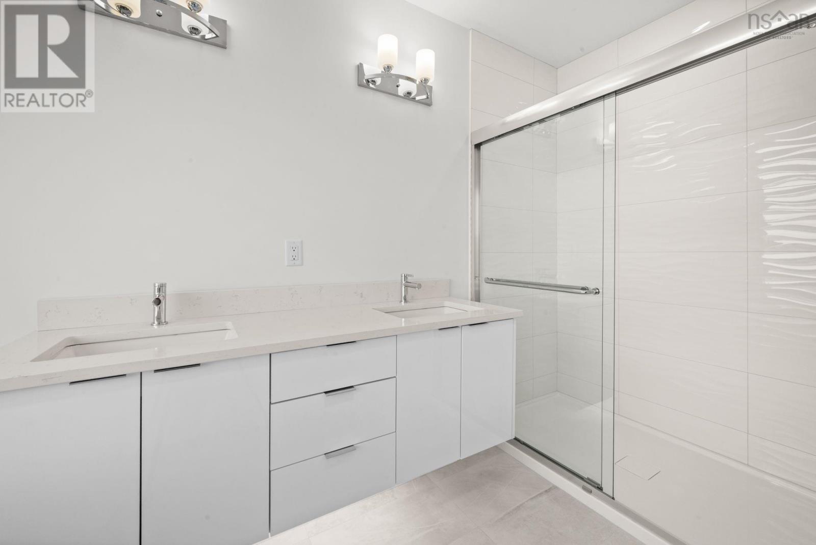 Property 25 of 44 of 71 Sinclair Street