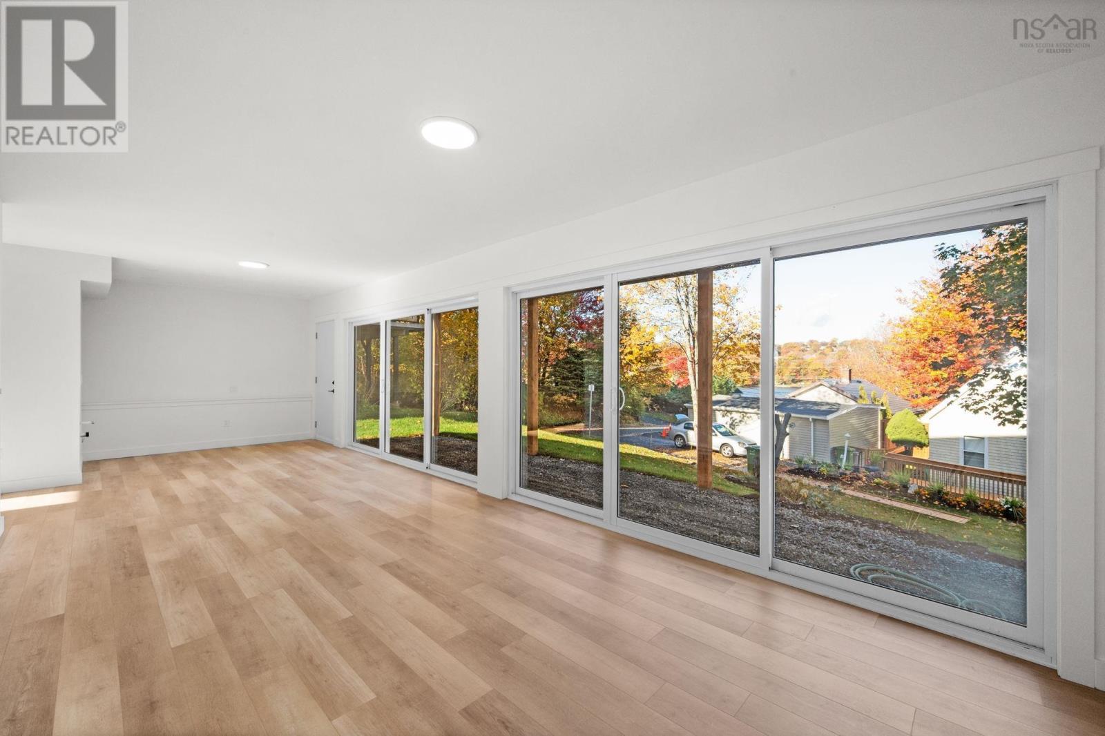 Property 32 of 44 of 71 Sinclair Street