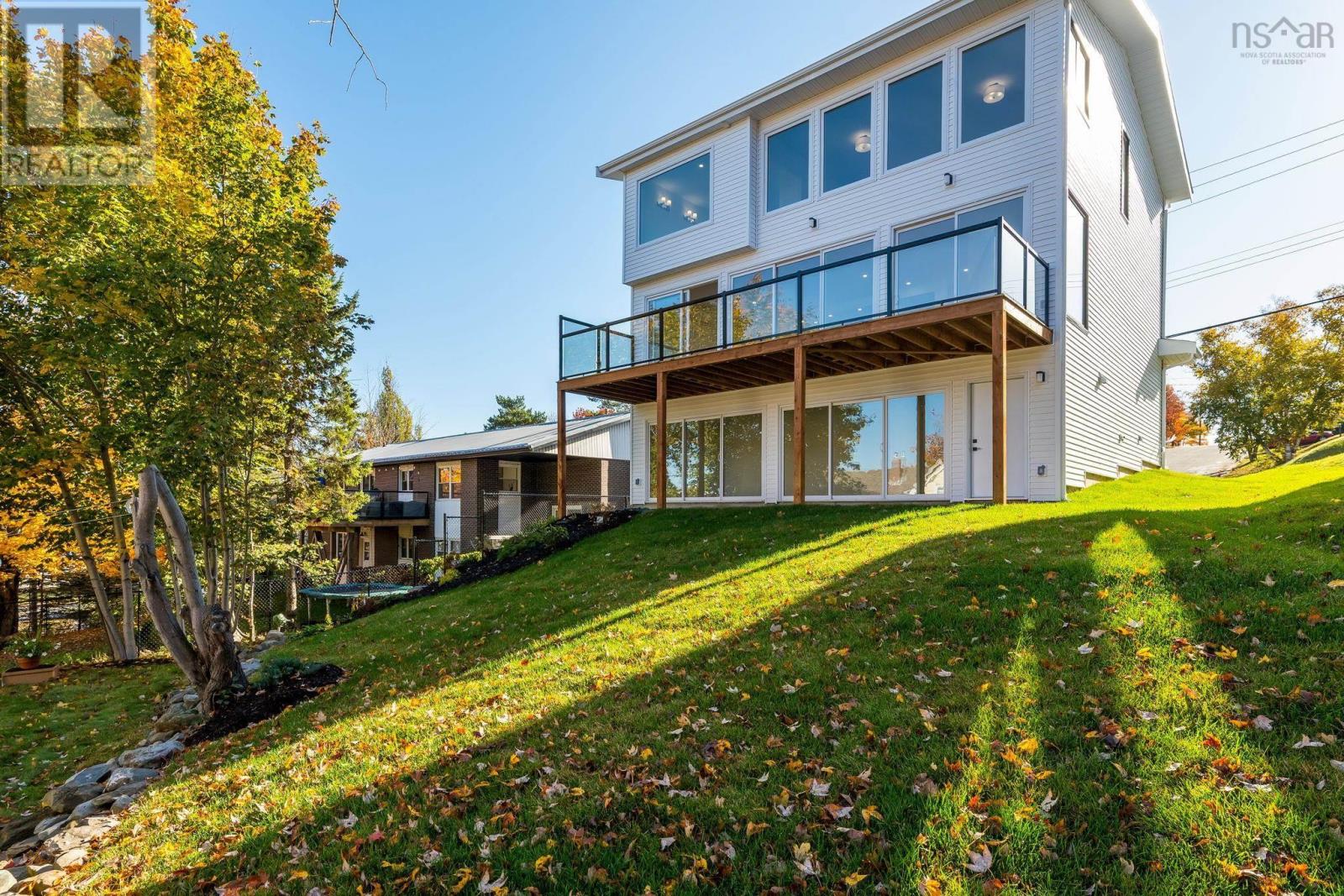 Property 42 of 44 of 71 Sinclair Street