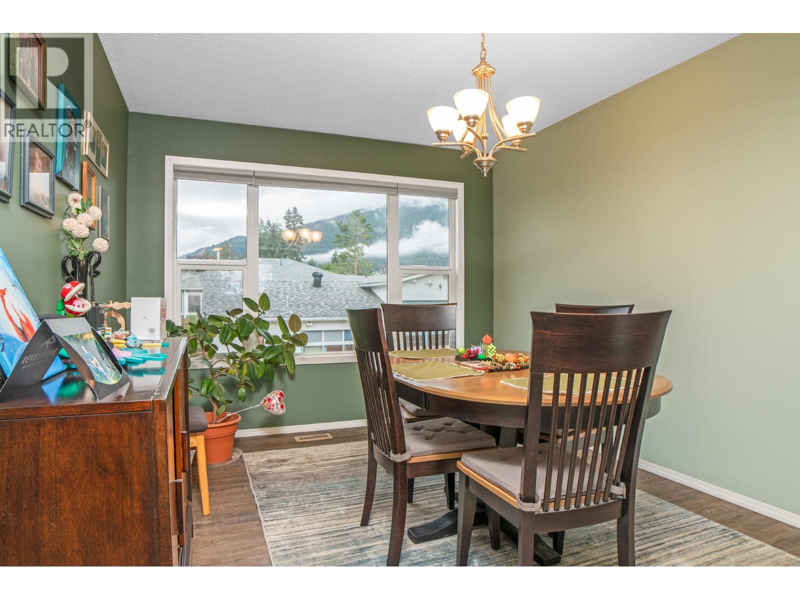 1124 ERICKSON Street, Creston