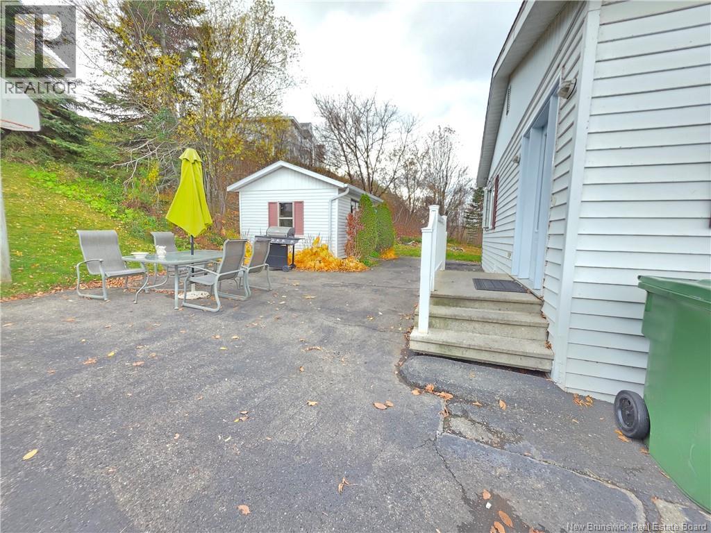 219 VICTORIA STREET - 6