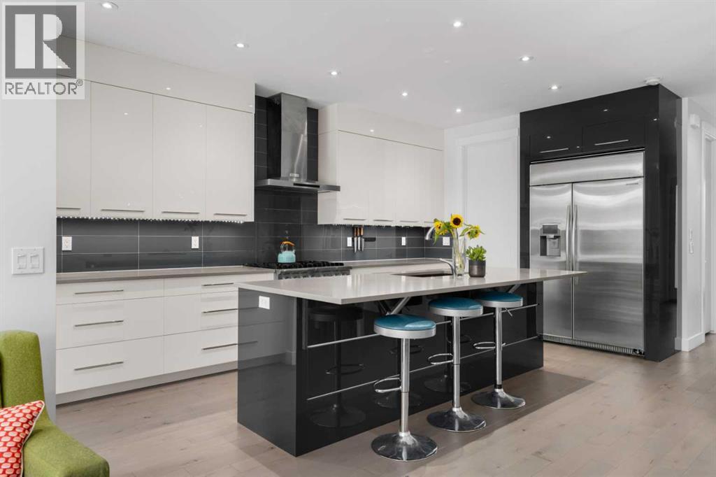 Single Family House for Sale in   Avenue SW Richmond Calgary 