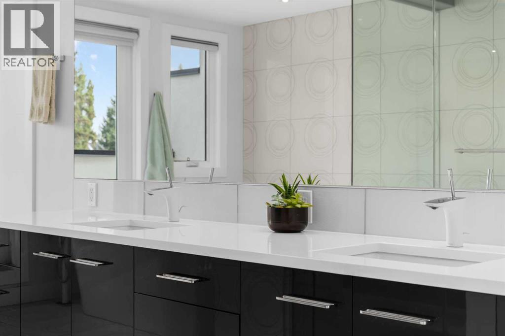 Single Family House for Sale in   Avenue SW Richmond Calgary 