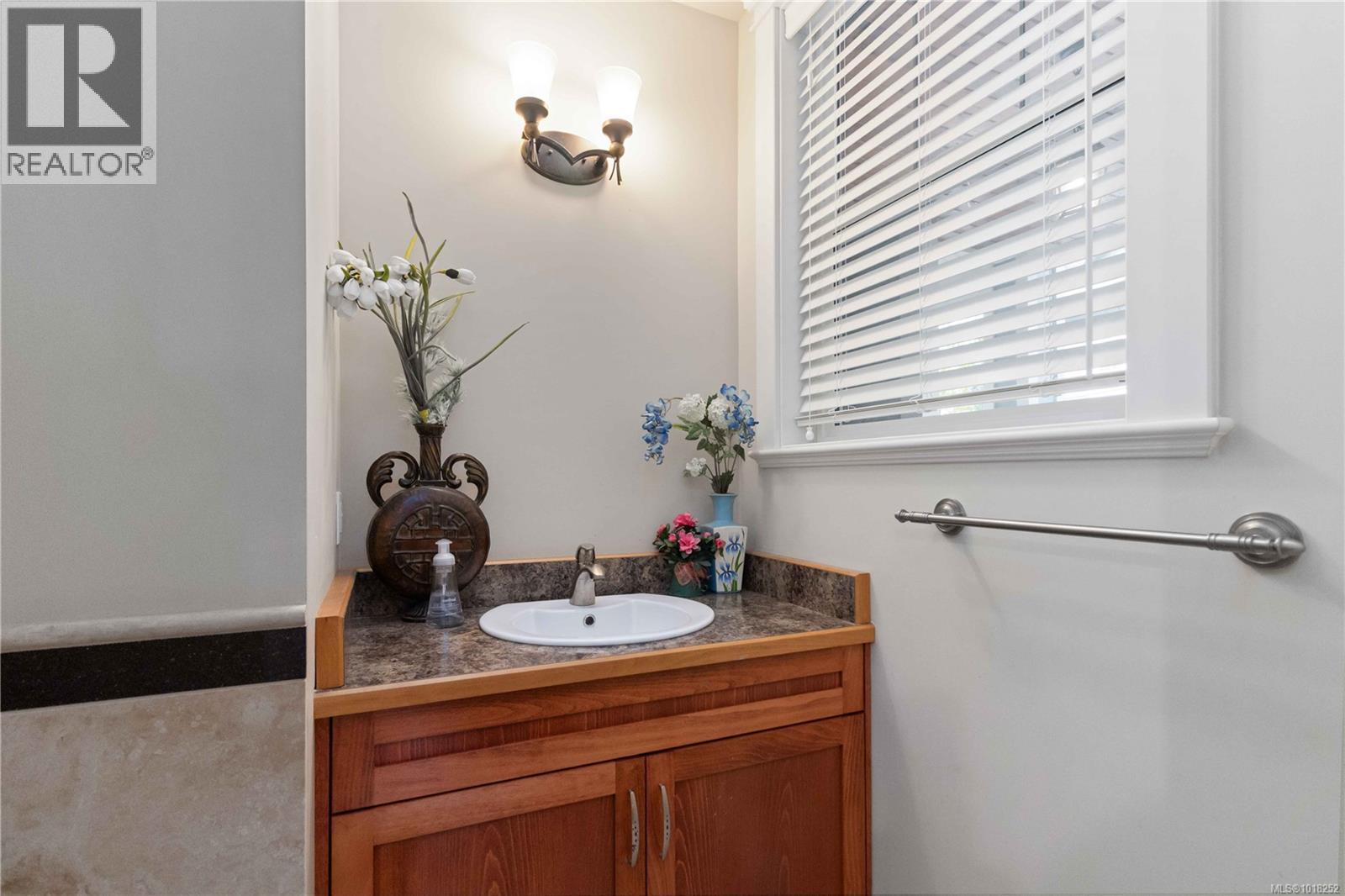  1287 Eston Place, Langford