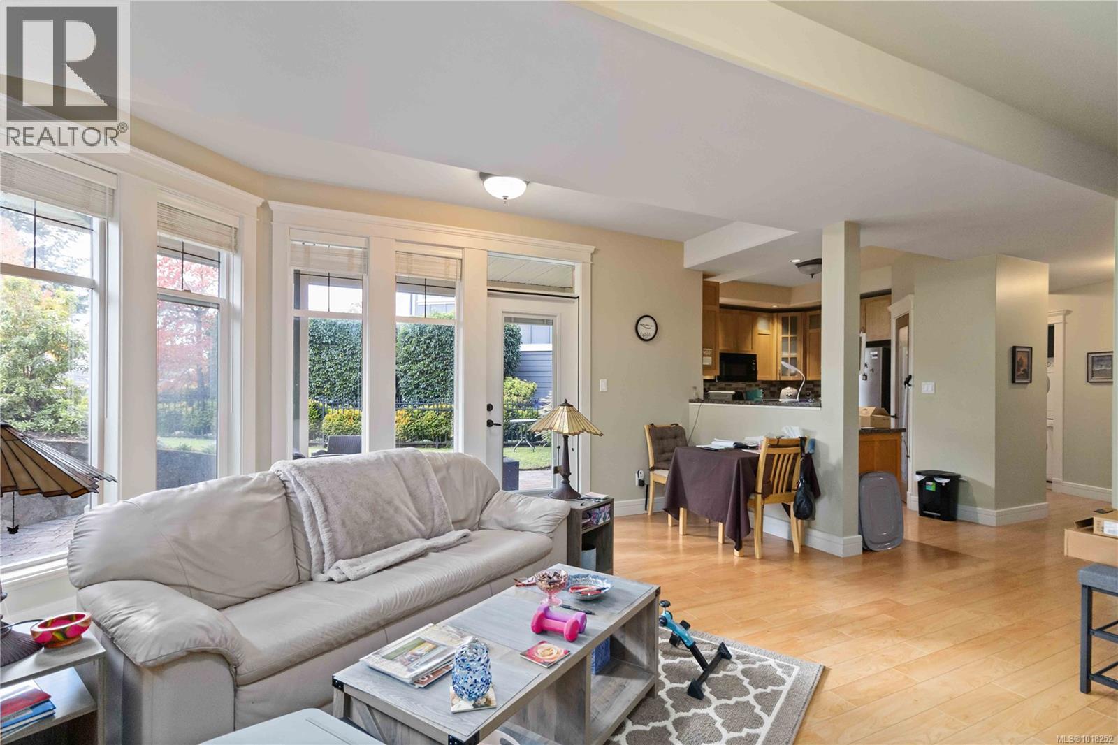  1287 Eston Place, Langford