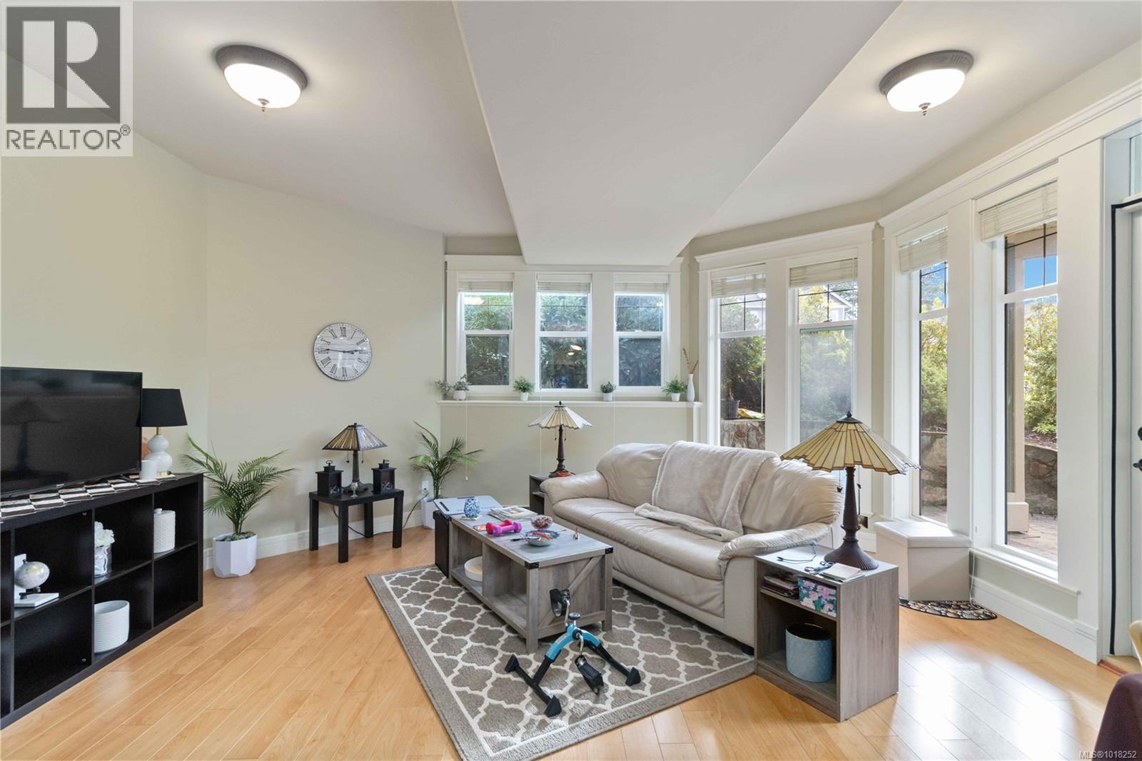  1287 Eston Place, Langford