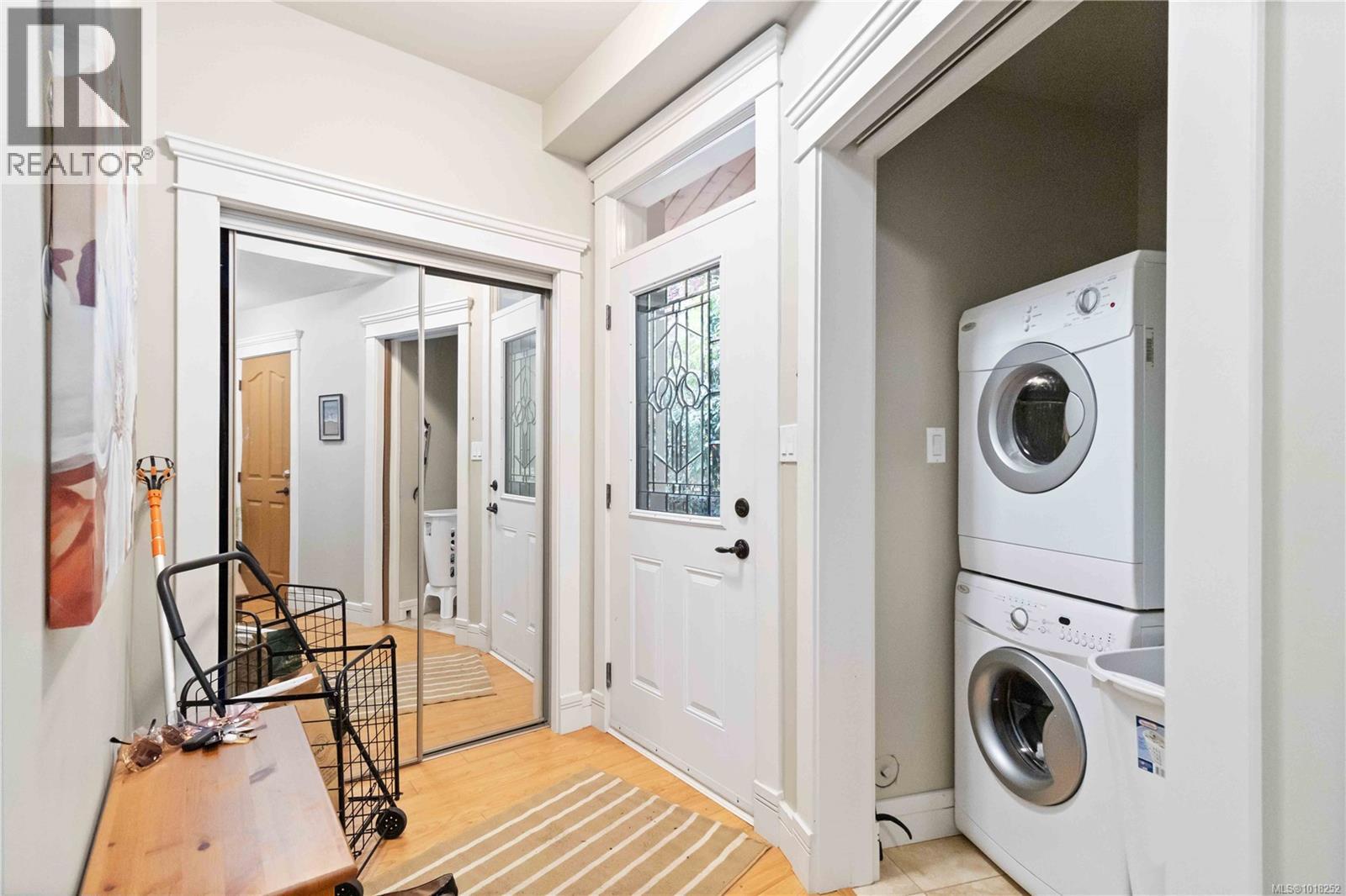  1287 Eston Place, Langford