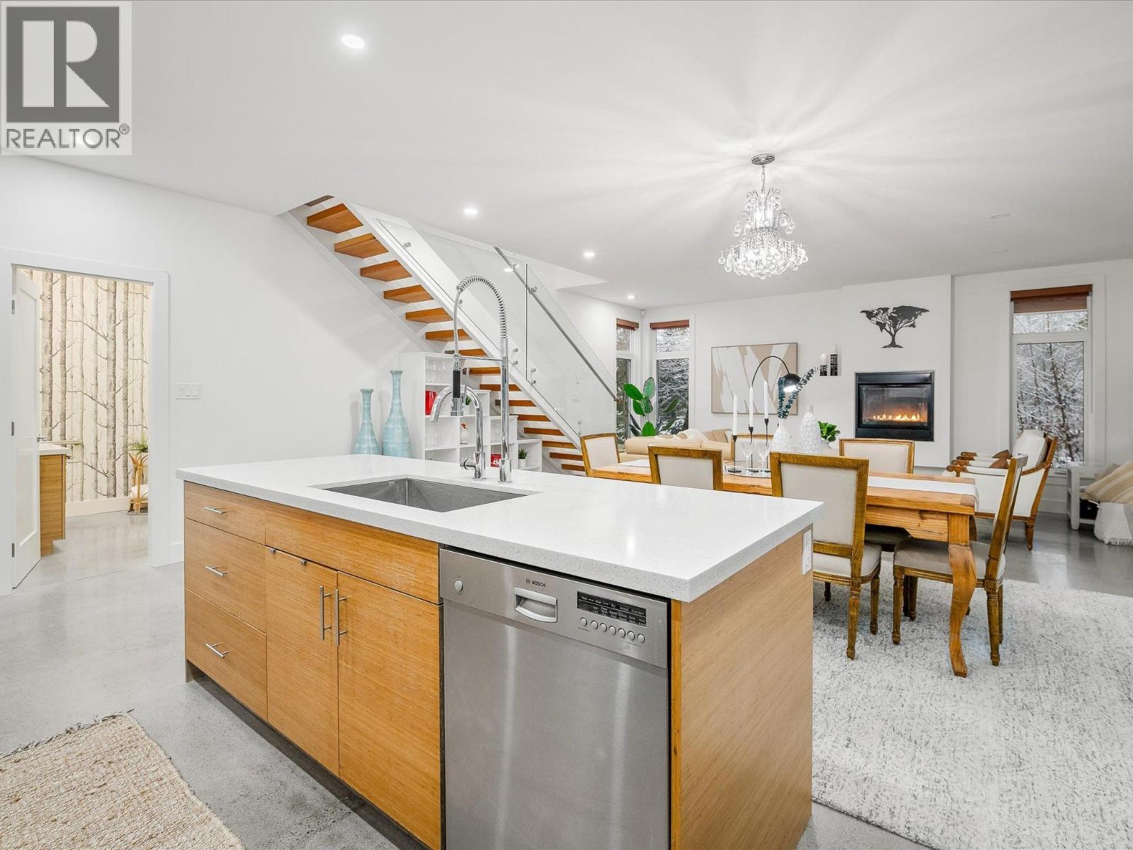 1087 MADELEY PLACE, Whistler