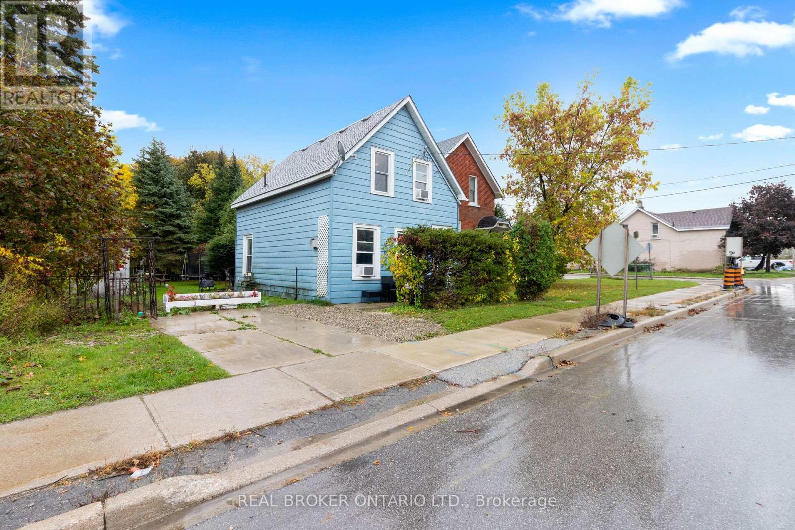 1323 2ND AVENUE W - 1