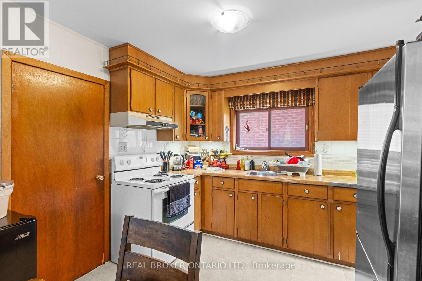 1323 2ND AVENUE W - 16