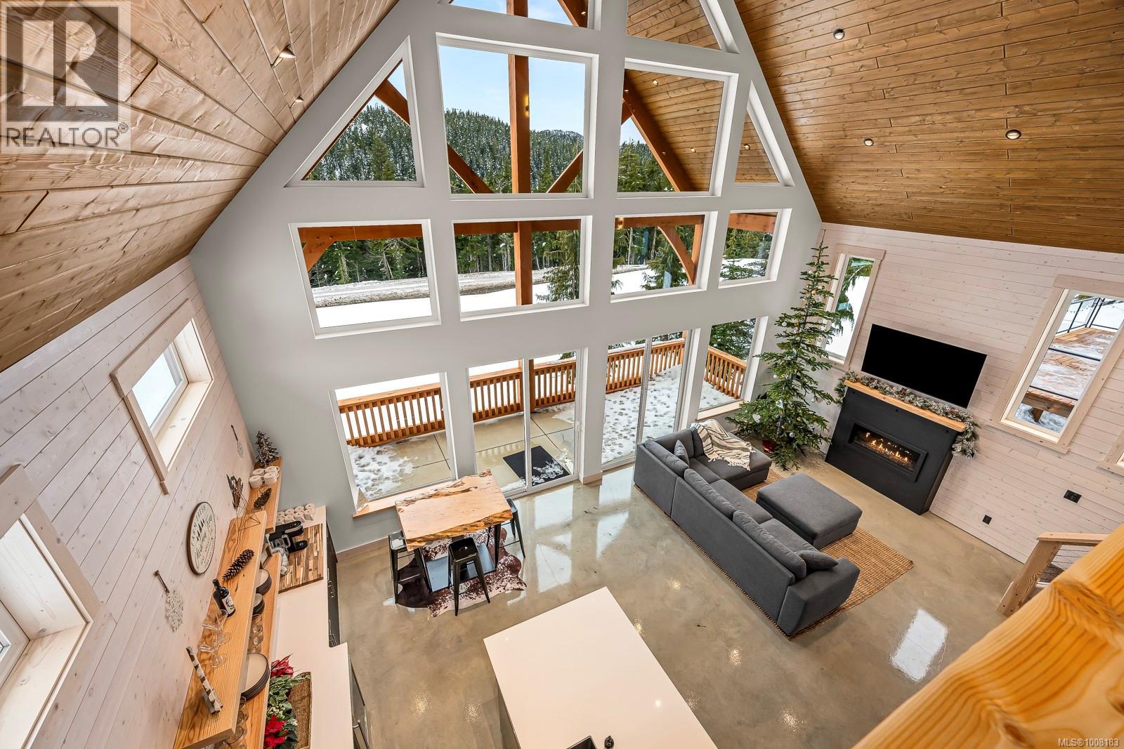 455 ARROWSMITH Ridge, Courtenay