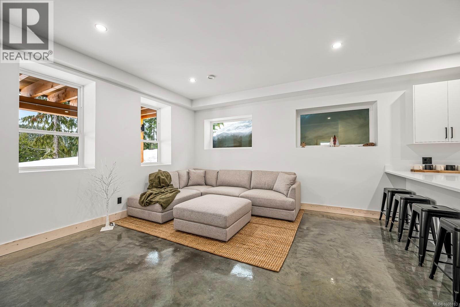 455 ARROWSMITH Ridge, Courtenay