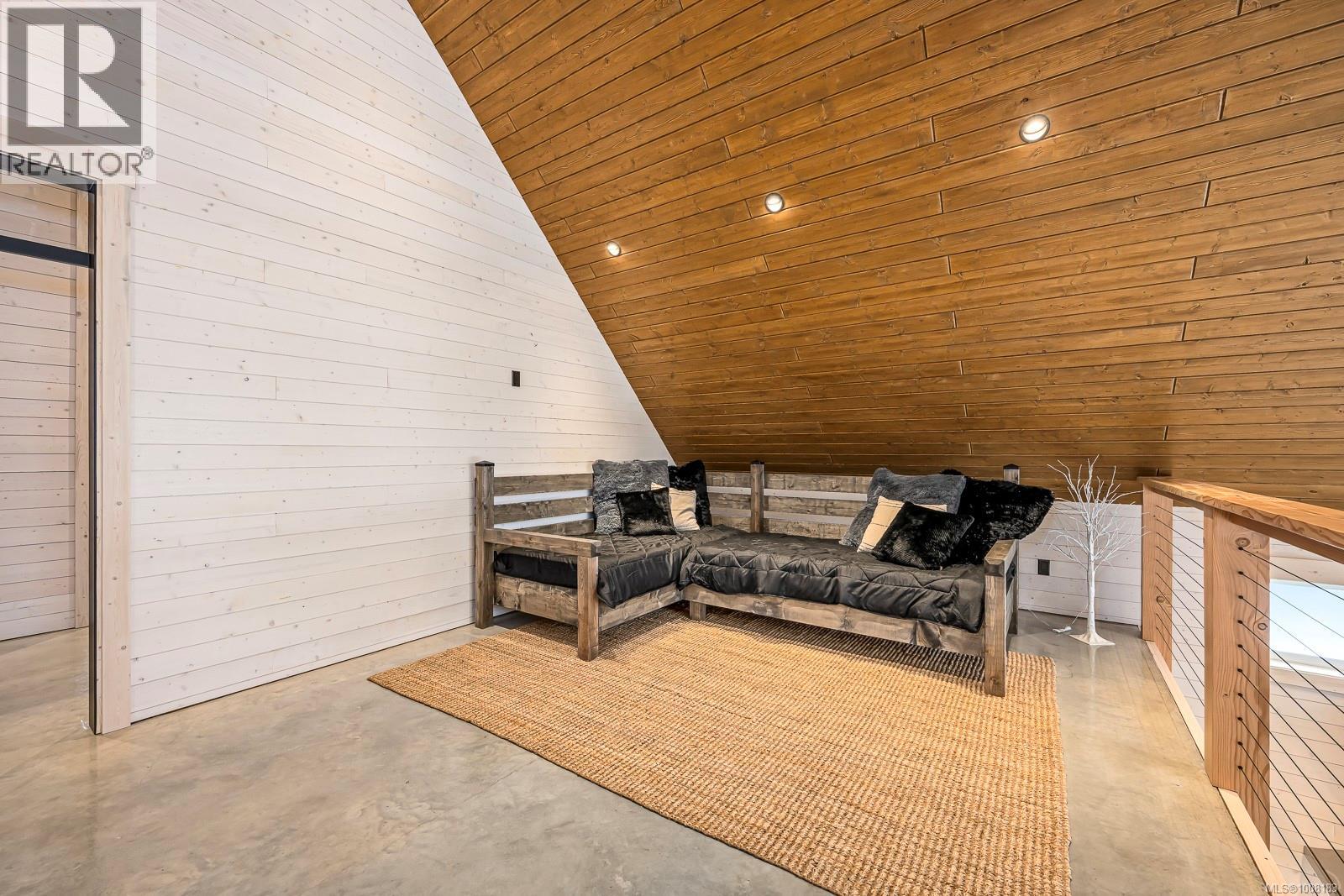 455 ARROWSMITH Ridge, Courtenay