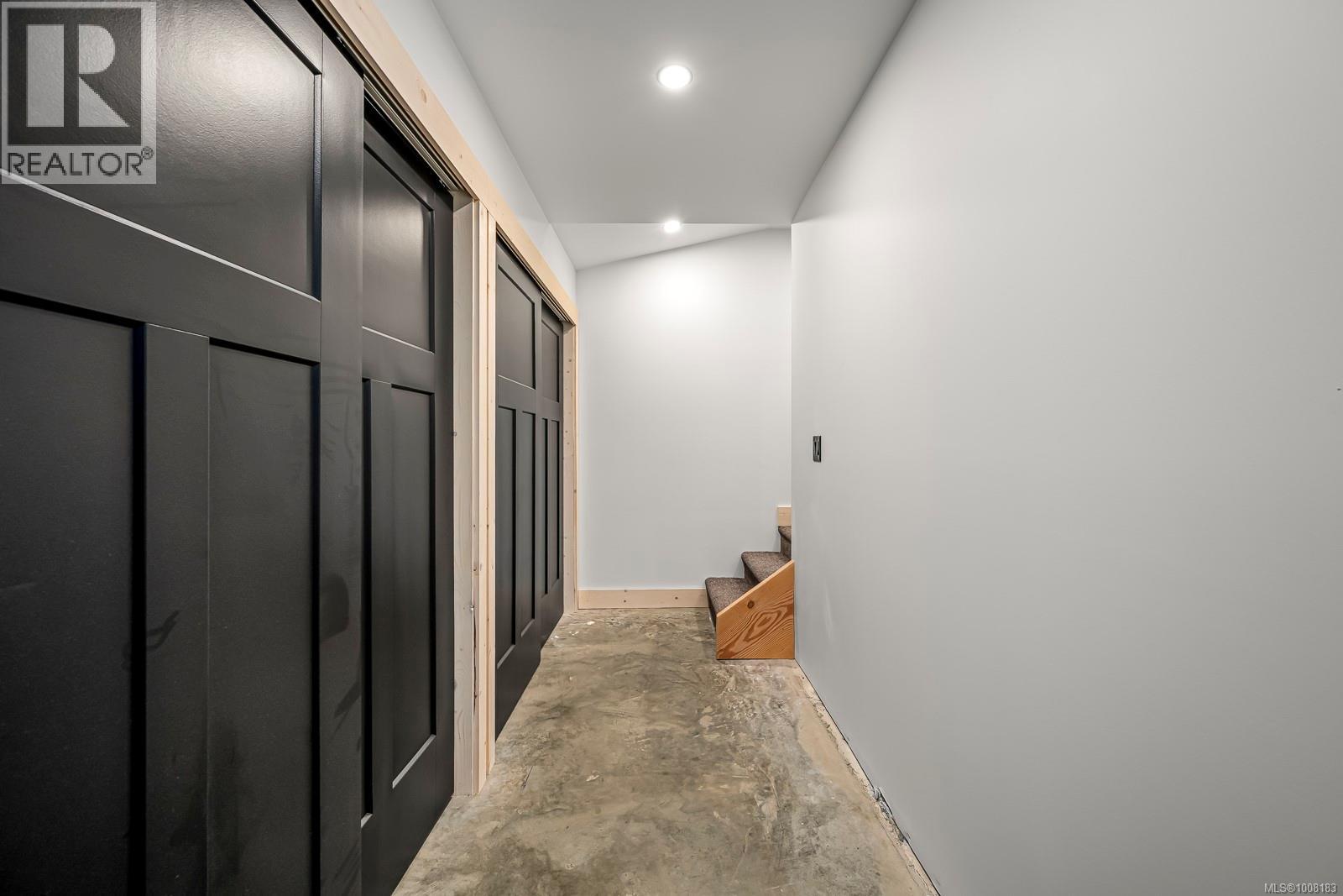 455 ARROWSMITH Ridge, Courtenay