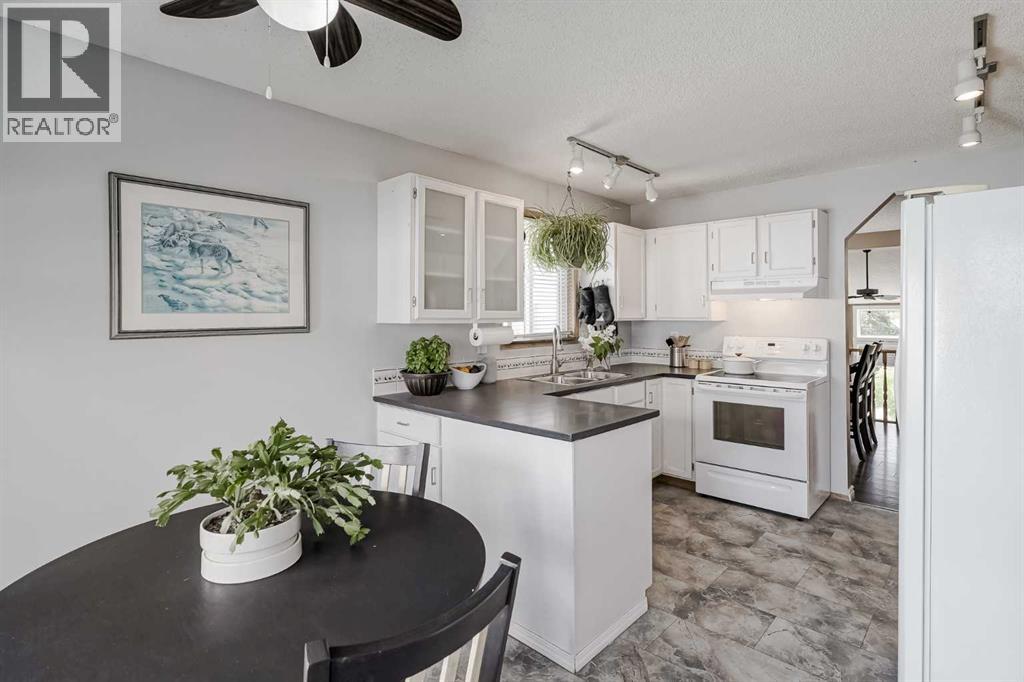 Single Family House 3 Level for Sale in  Harvest Glen Rise NE Harvest Hills Calgary 