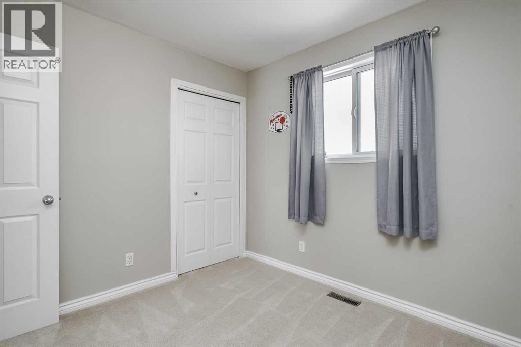 Single Family House 3 Level for Sale in  Harvest Glen Rise NE Harvest Hills Calgary 