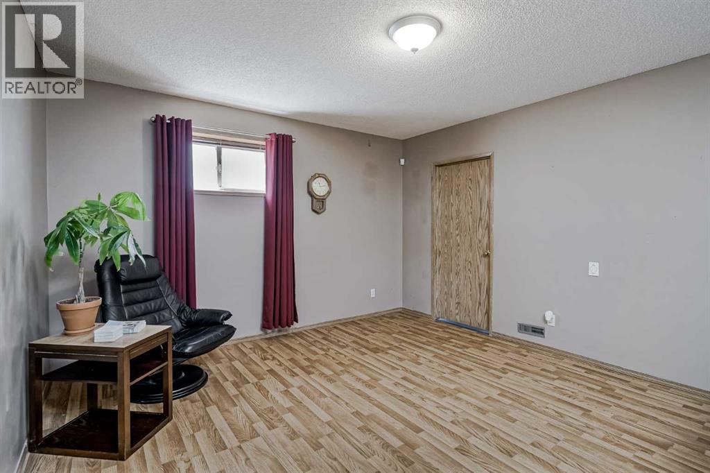 Single Family House 3 Level for Sale in  Harvest Glen Rise NE Harvest Hills Calgary 