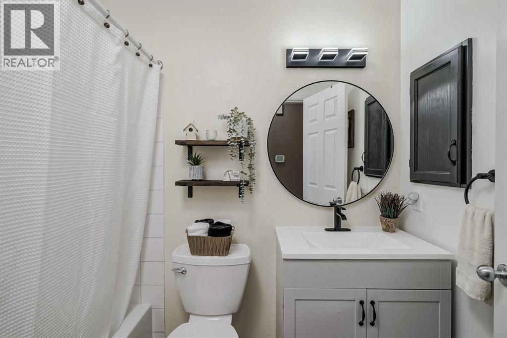 Single Family House 3 Level for Sale in  Harvest Glen Rise NE Harvest Hills Calgary 