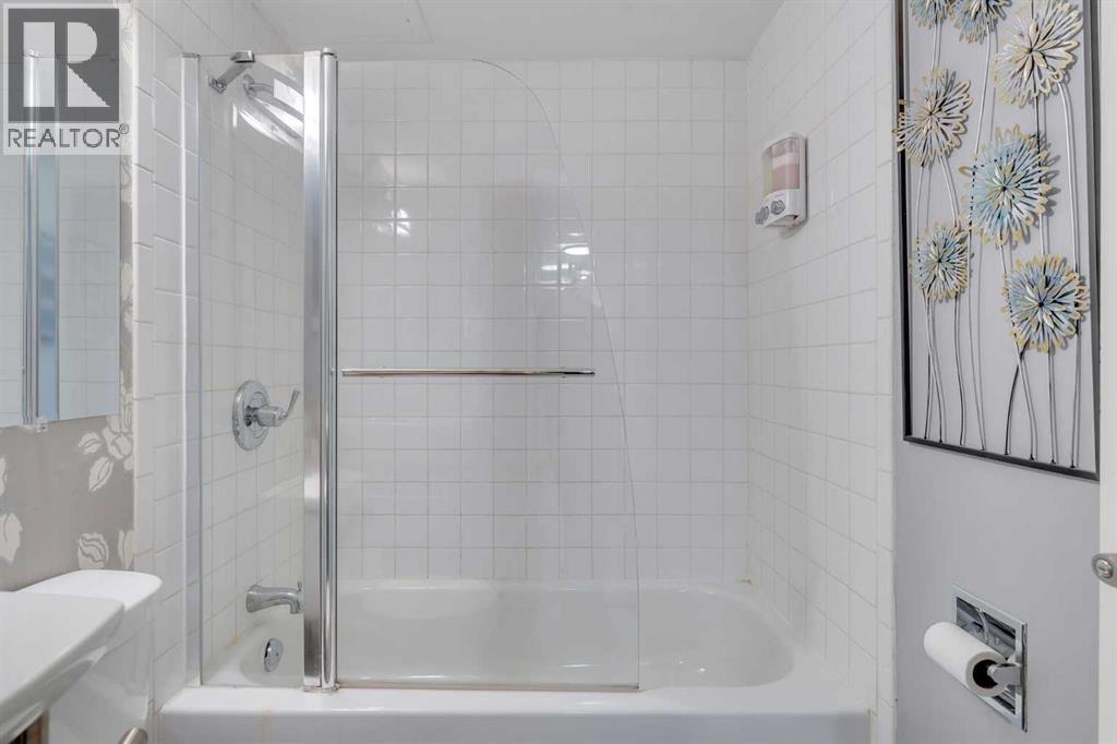 Single Family House for Sale in    Avenue SW Sunalta Calgary 