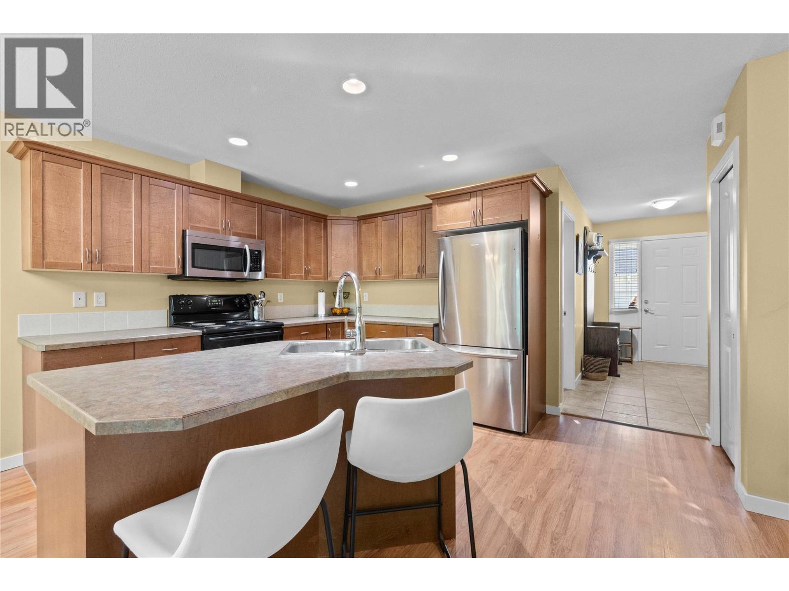 124 222 Martin Street, Sicamous