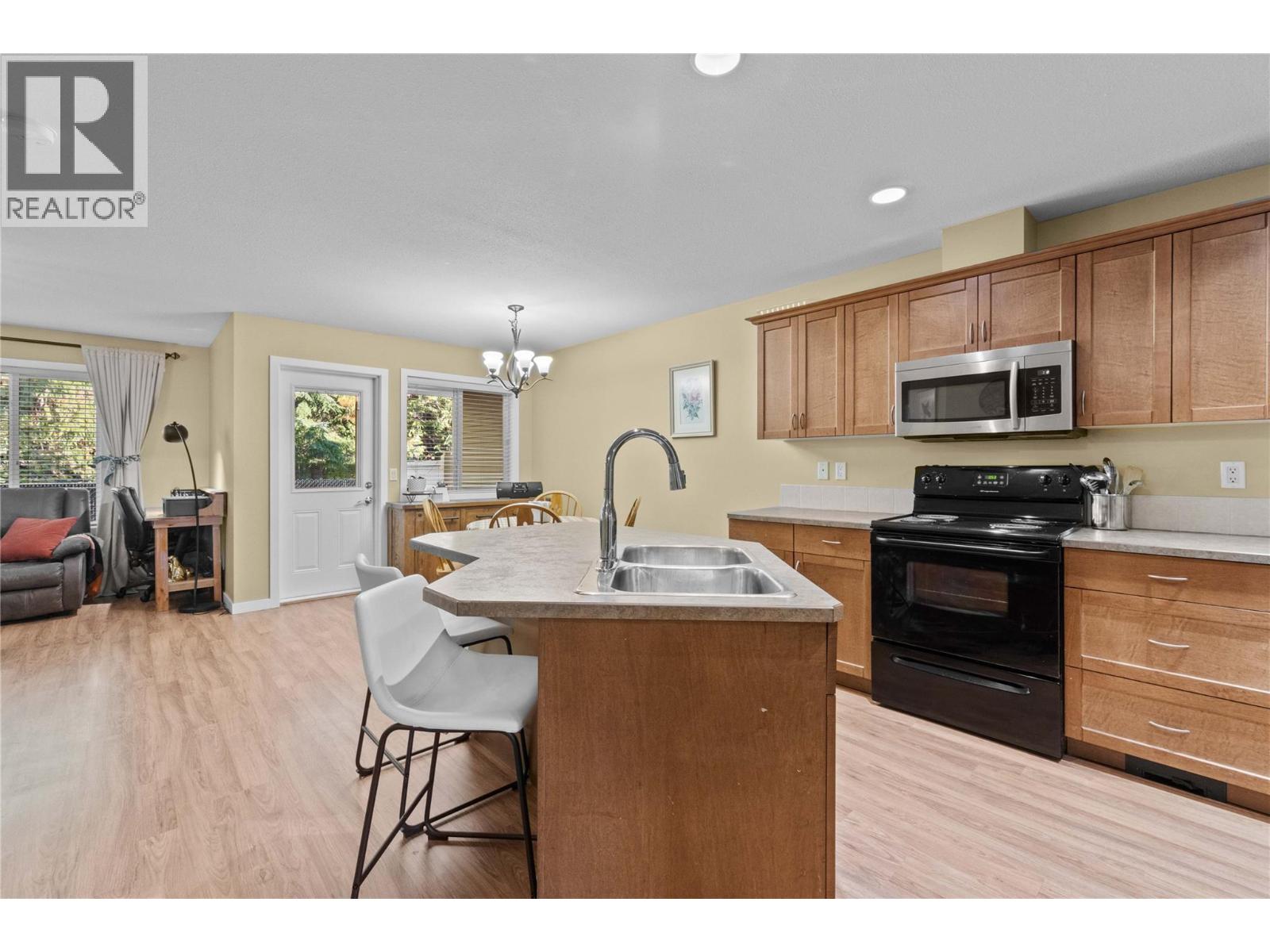 124 222 Martin Street, Sicamous