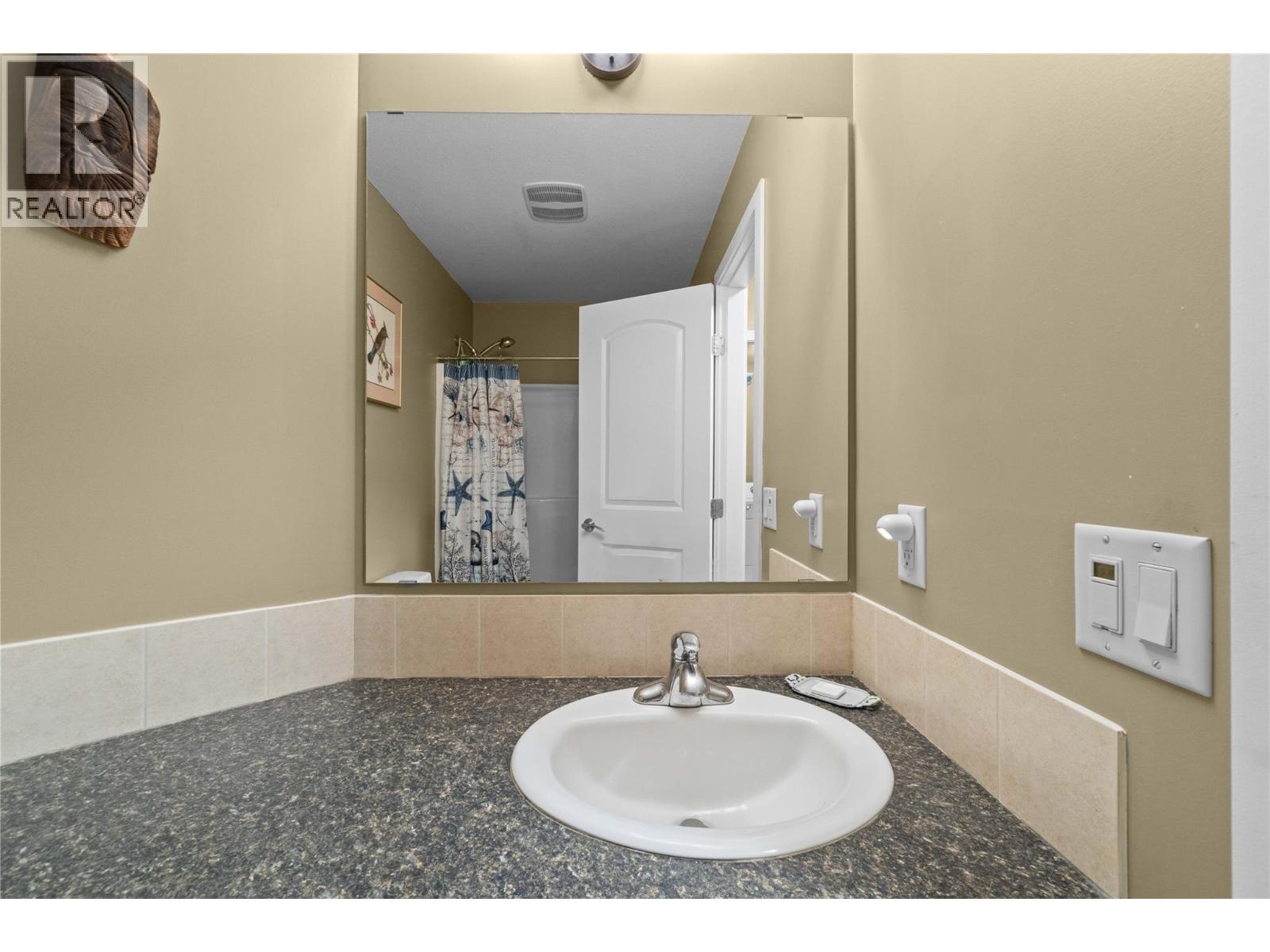 124 222 Martin Street, Sicamous