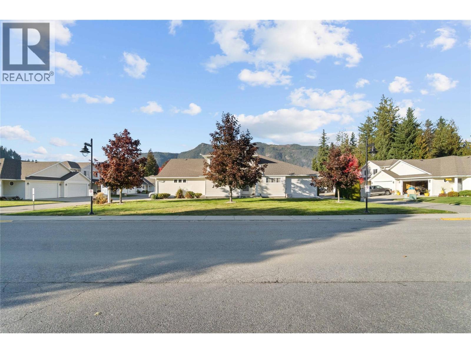 124 222 Martin Street, Sicamous