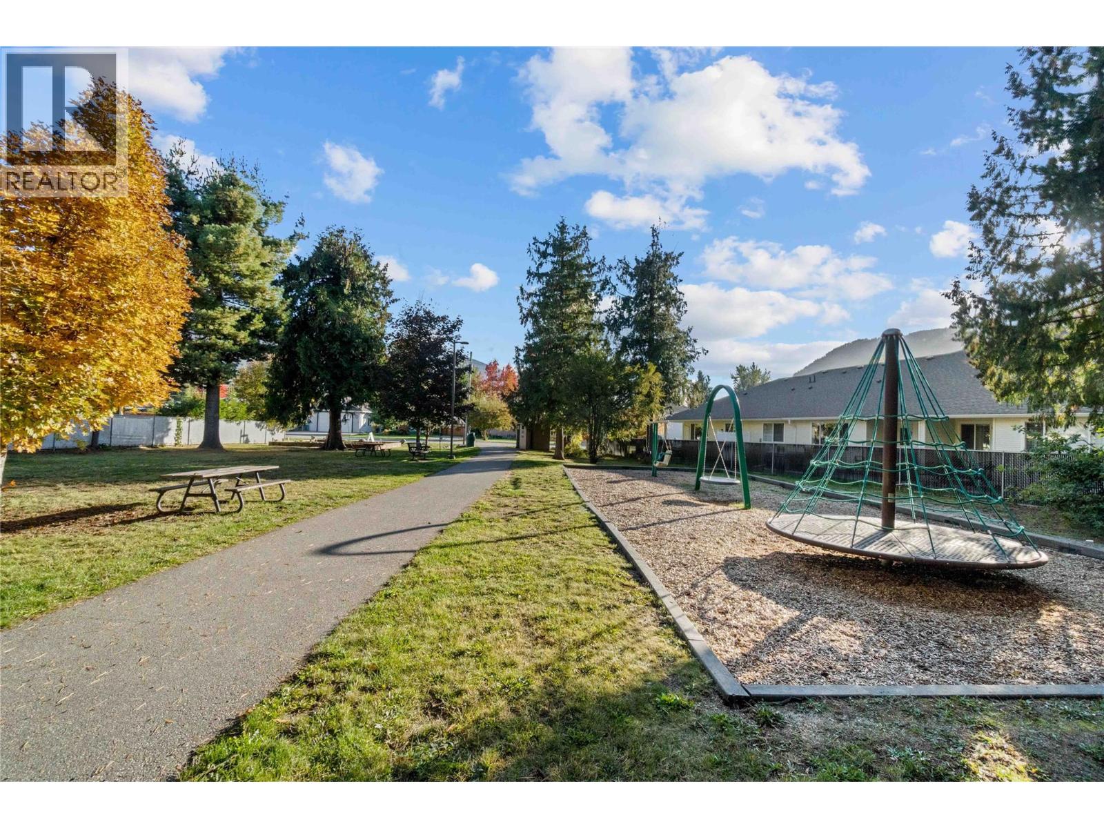 124 222 Martin Street, Sicamous