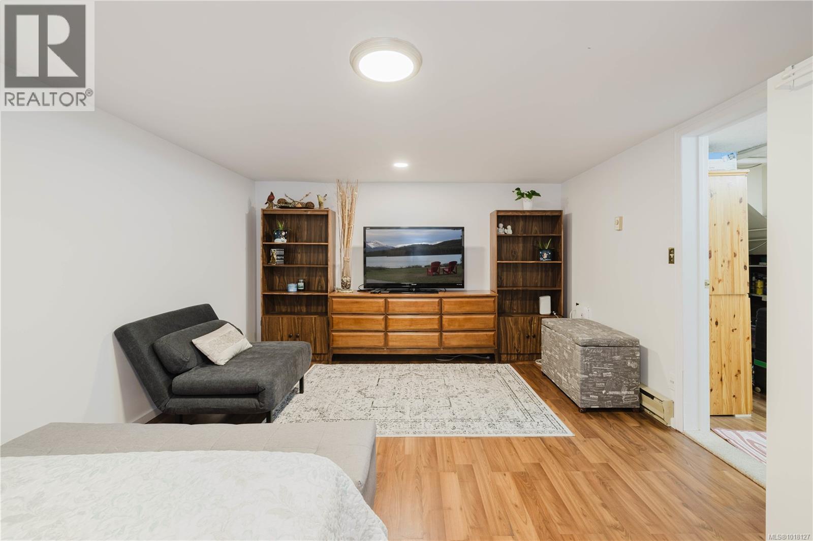 #3 740 WILSON ST - 21