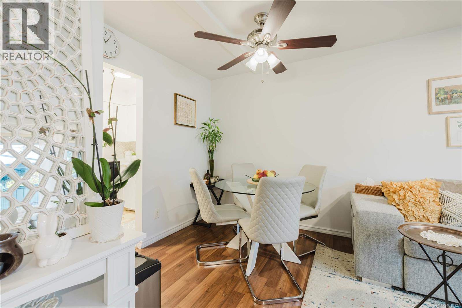 #3 740 WILSON ST - 7