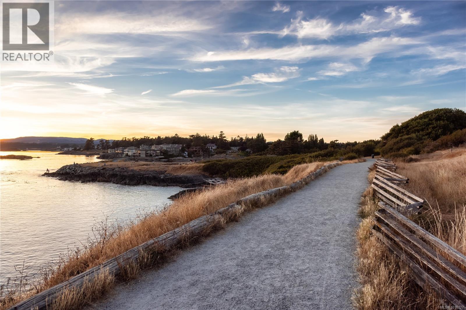 #3 740 WILSON ST - 30