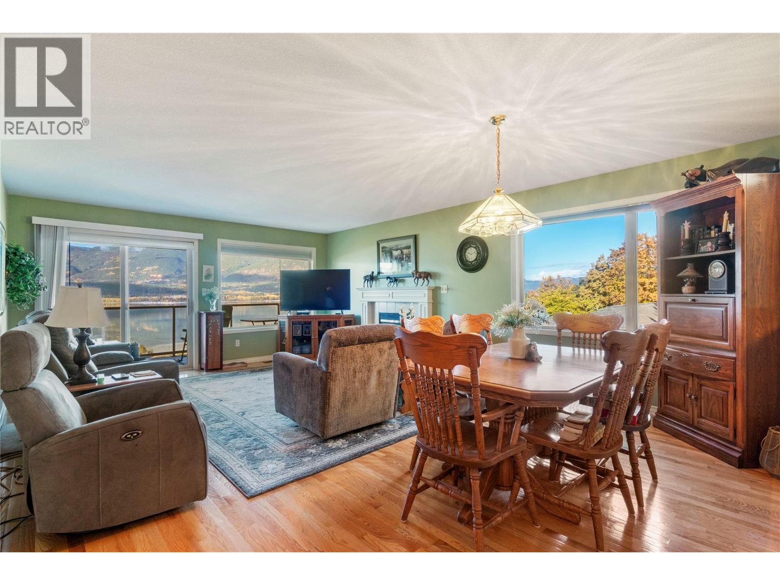 4483 14 Street NE, Salmon Arm