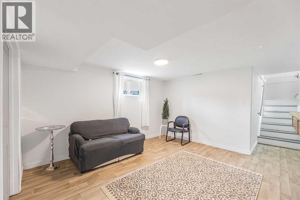 313 Ross Avenue, Cochrane