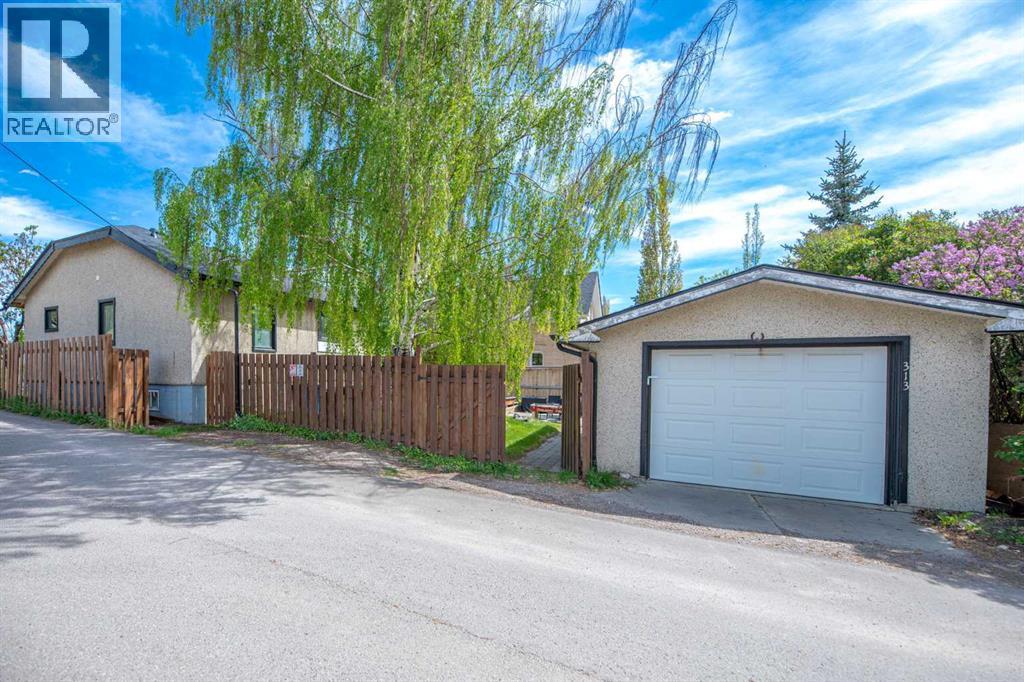 313 Ross Avenue, Cochrane