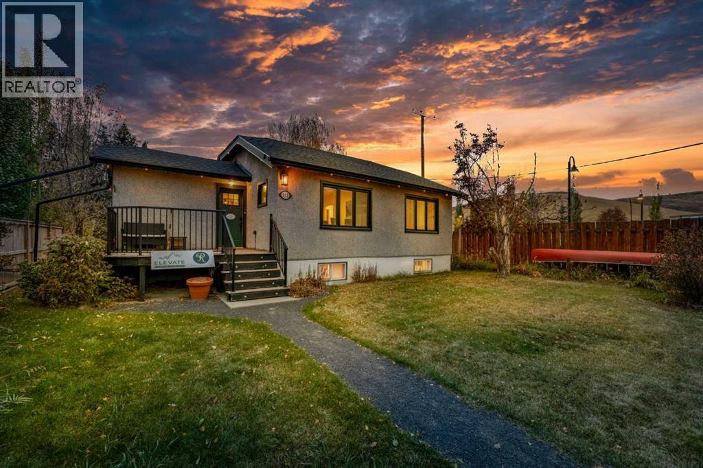 313 Ross Avenue, Cochrane