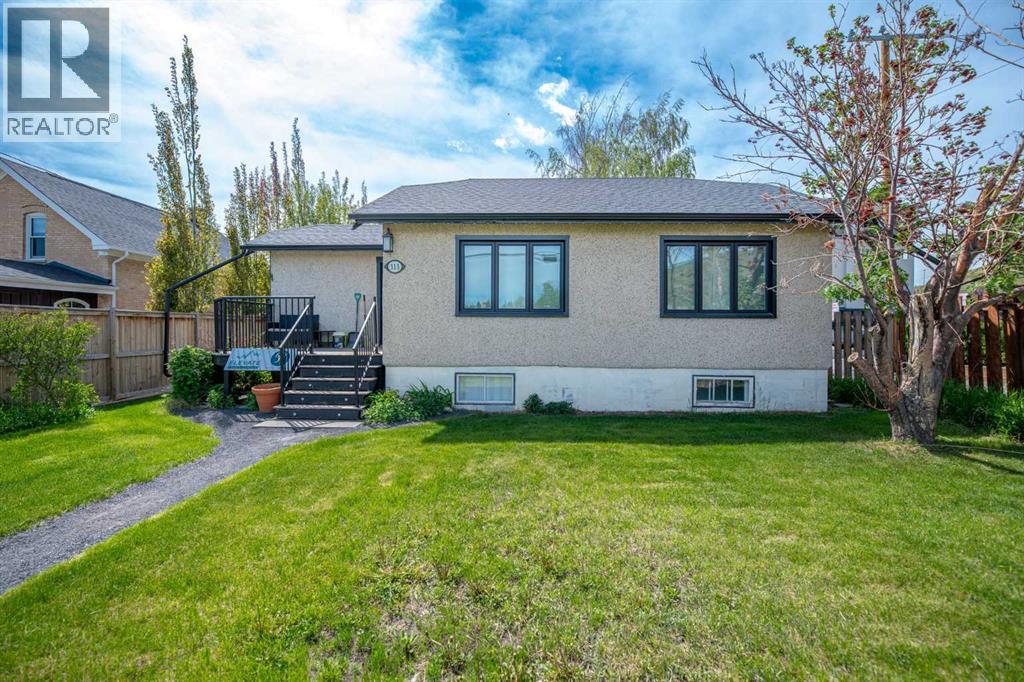 313 Ross Avenue, Cochrane
