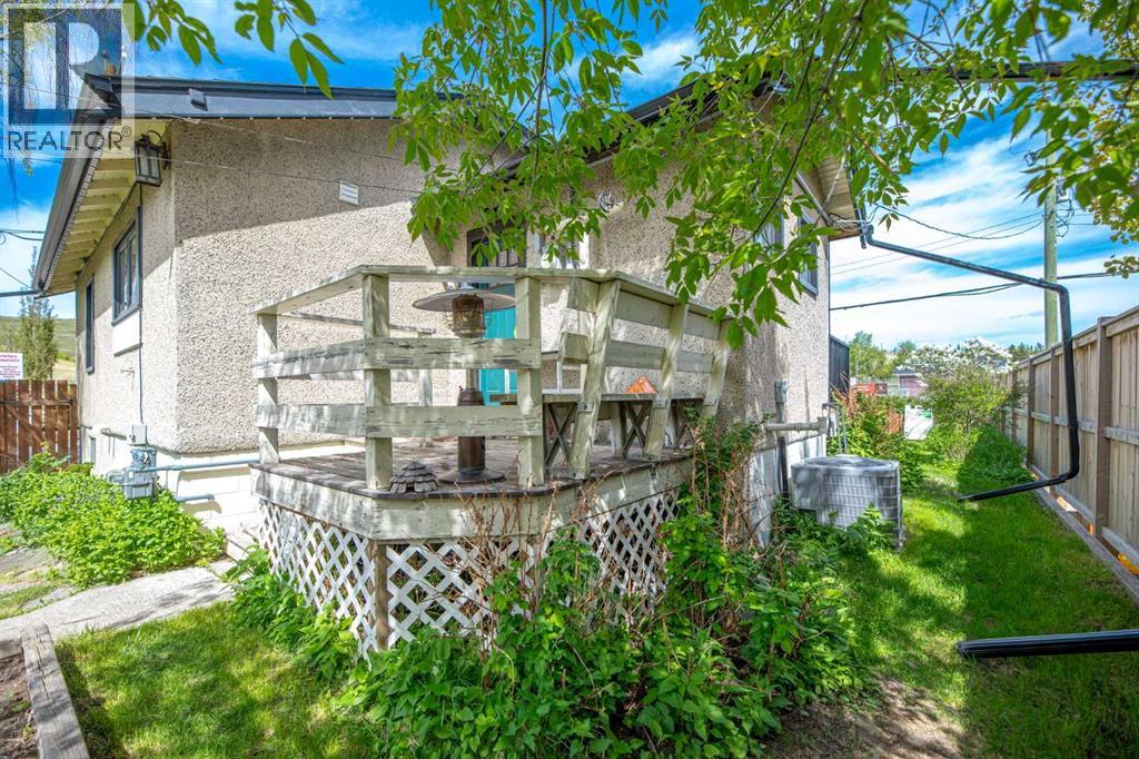 313 Ross Avenue, Cochrane