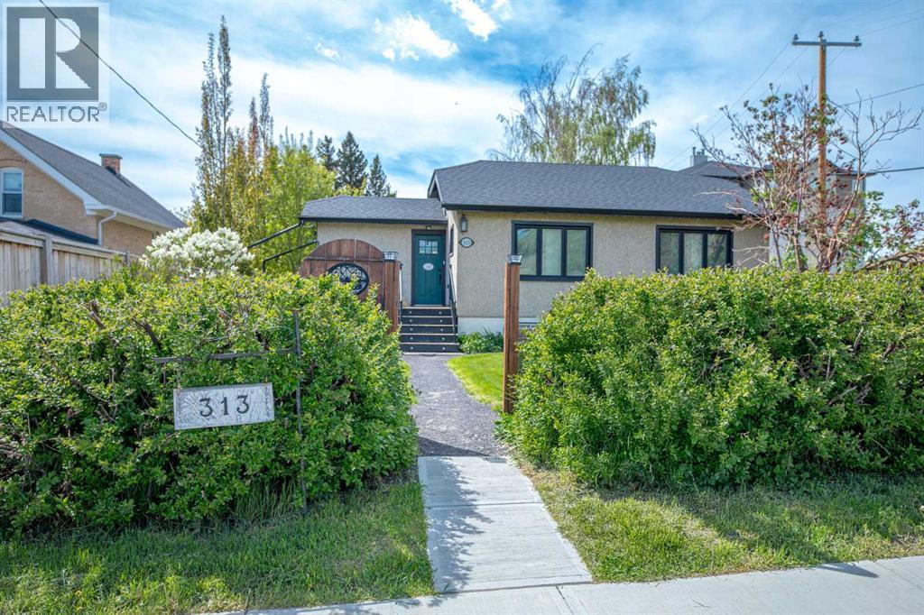 313 Ross Avenue, Cochrane