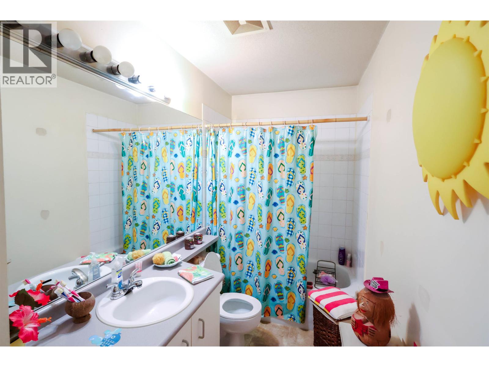 206 723 TWELFTH STREET, New Westminster