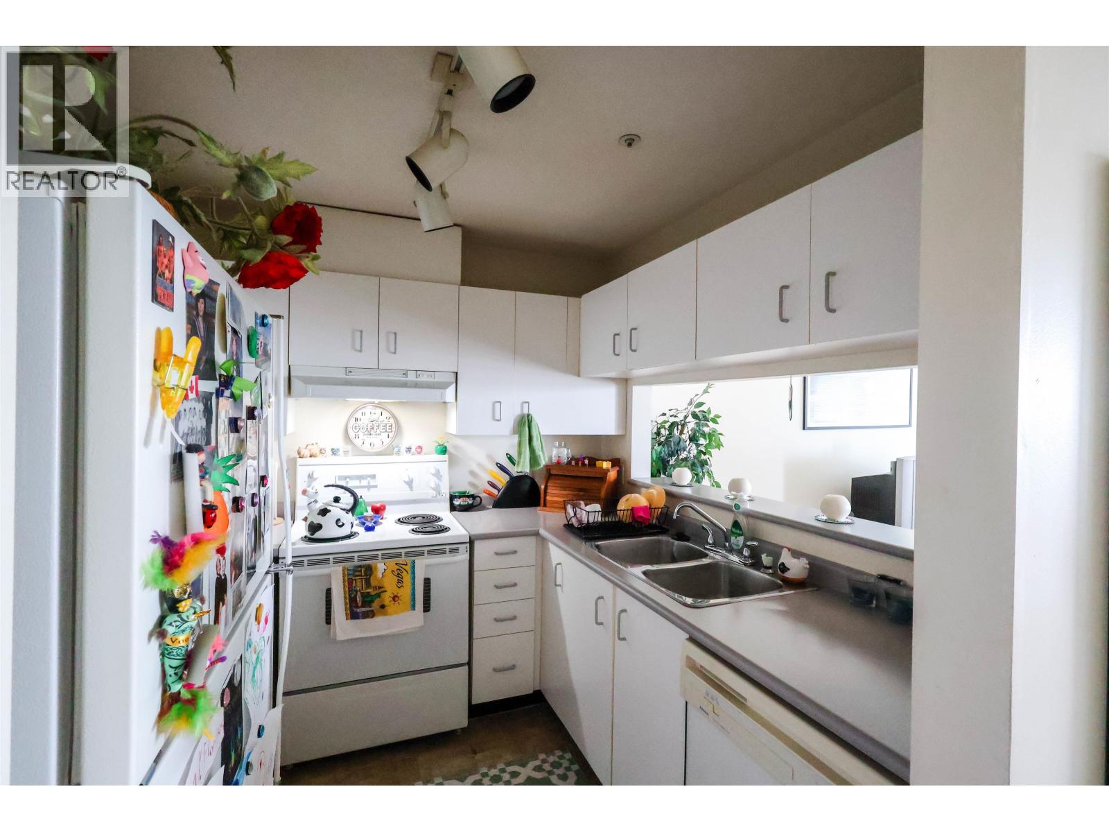 206 723 TWELFTH STREET, New Westminster