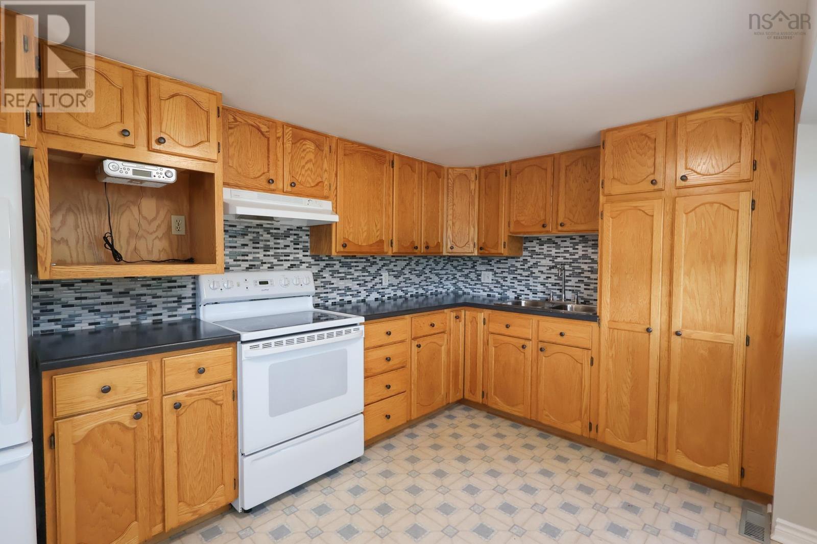 Property 7 of 43 of 17600 & 17604 Highway 103