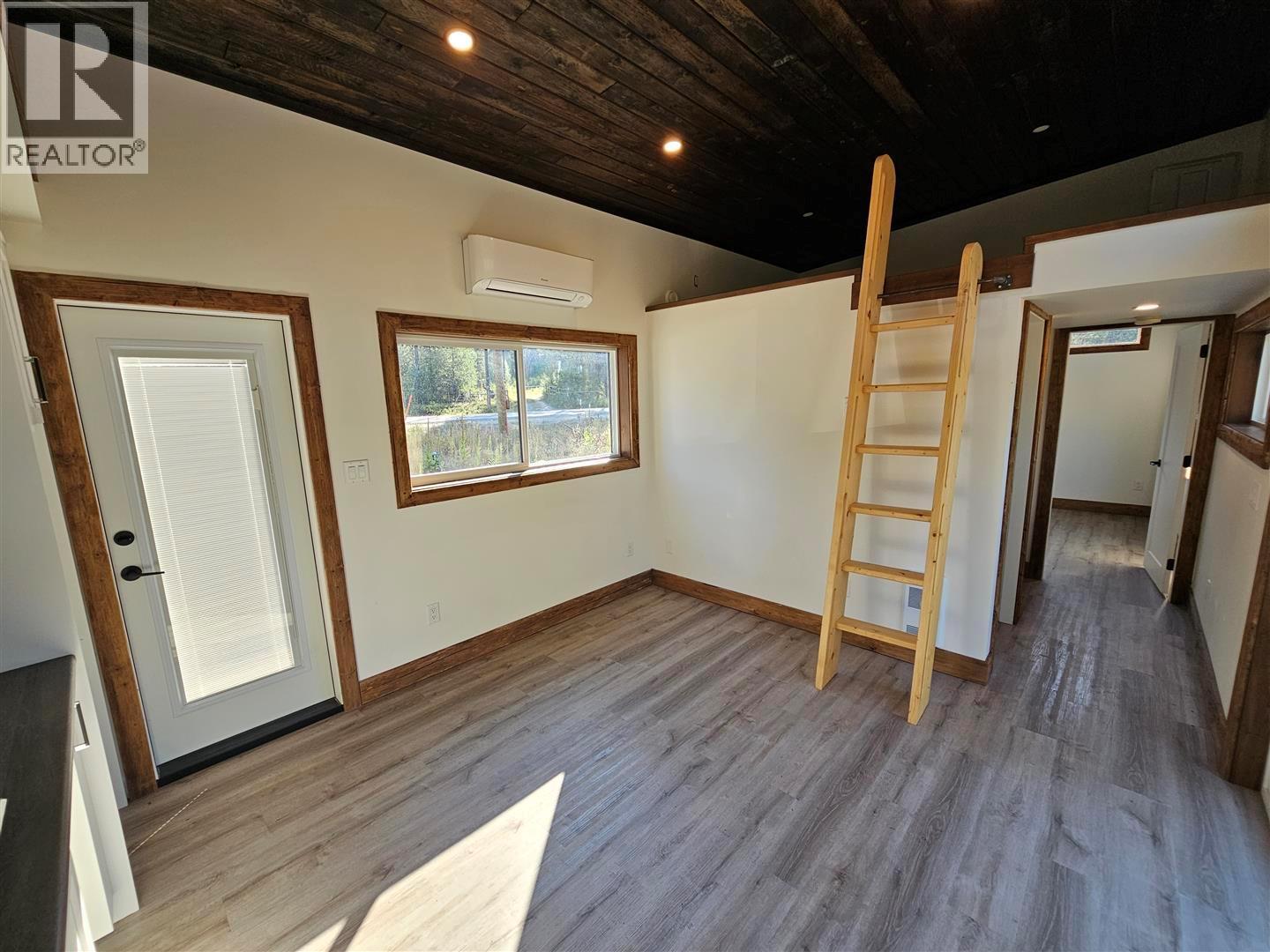 5533 33 Highway Unit# 1, Beaverdell