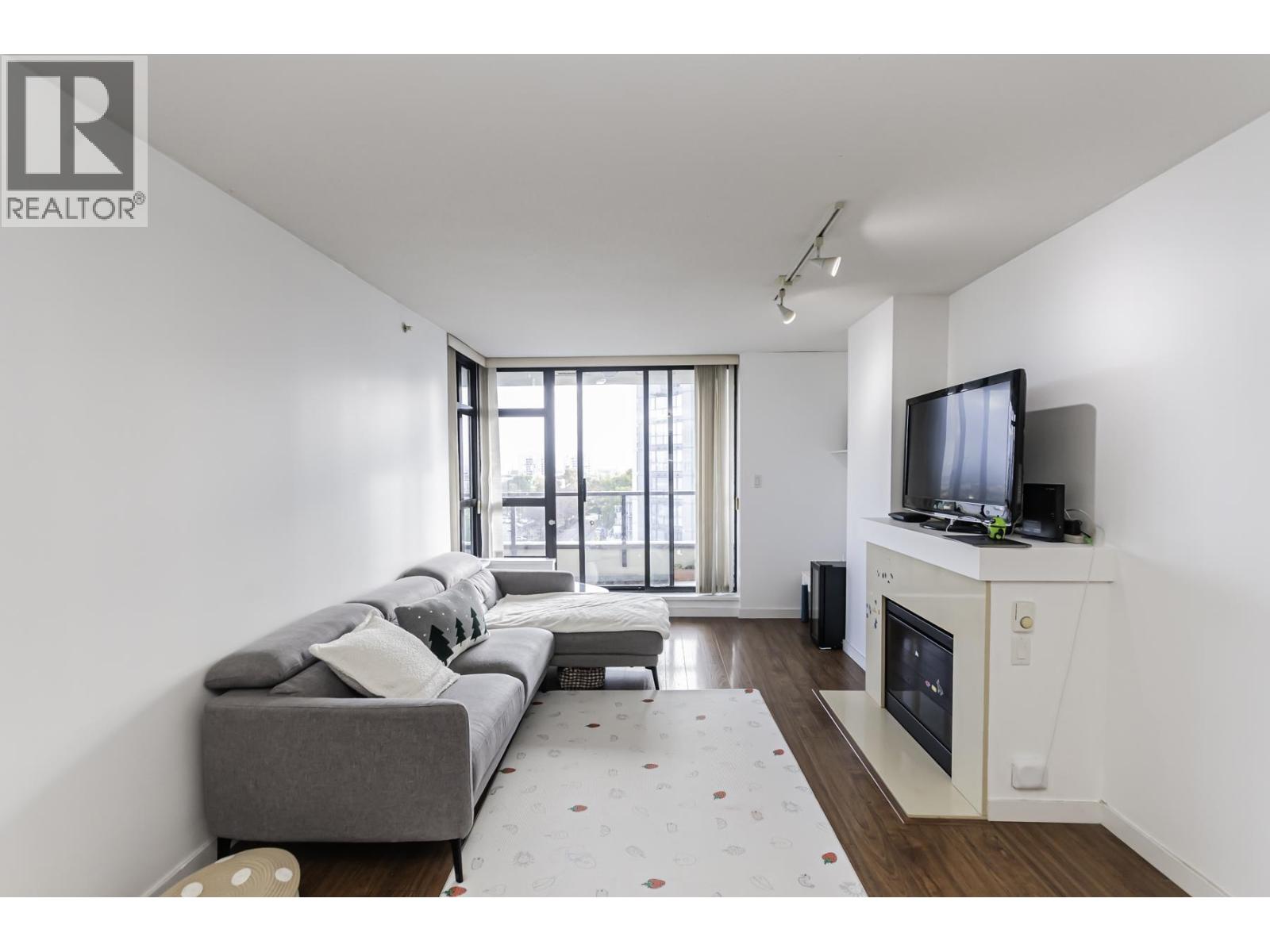 #1001-8160 LANSDOWNE Road, Richmond