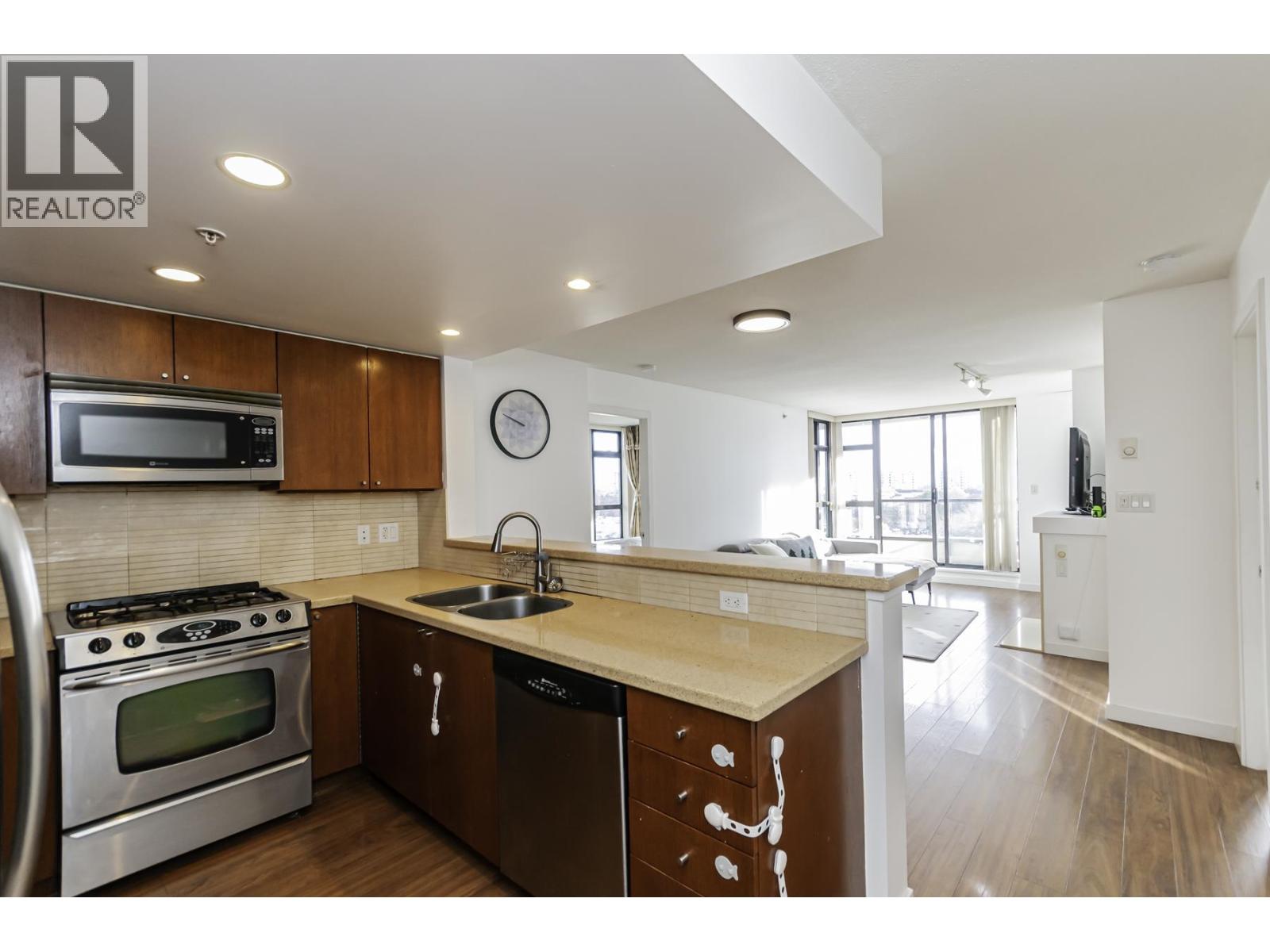 #1001-8160 LANSDOWNE Road, Richmond