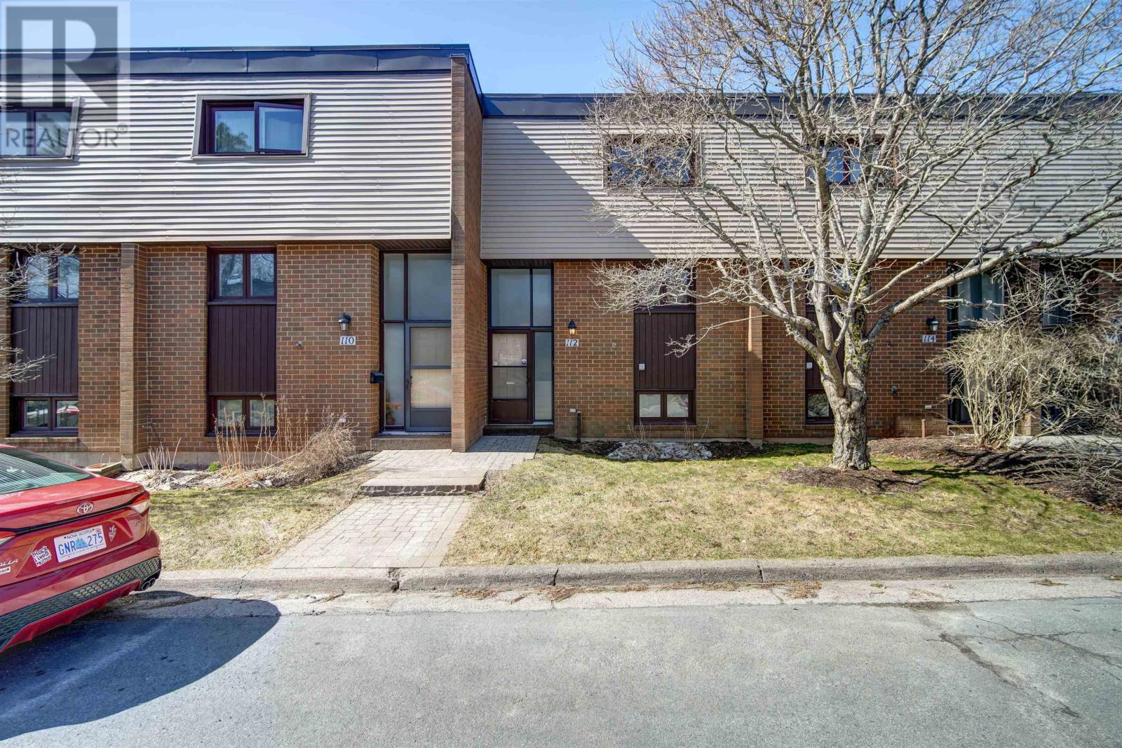 Property 3 of 49 of 112 Forestside Crescent